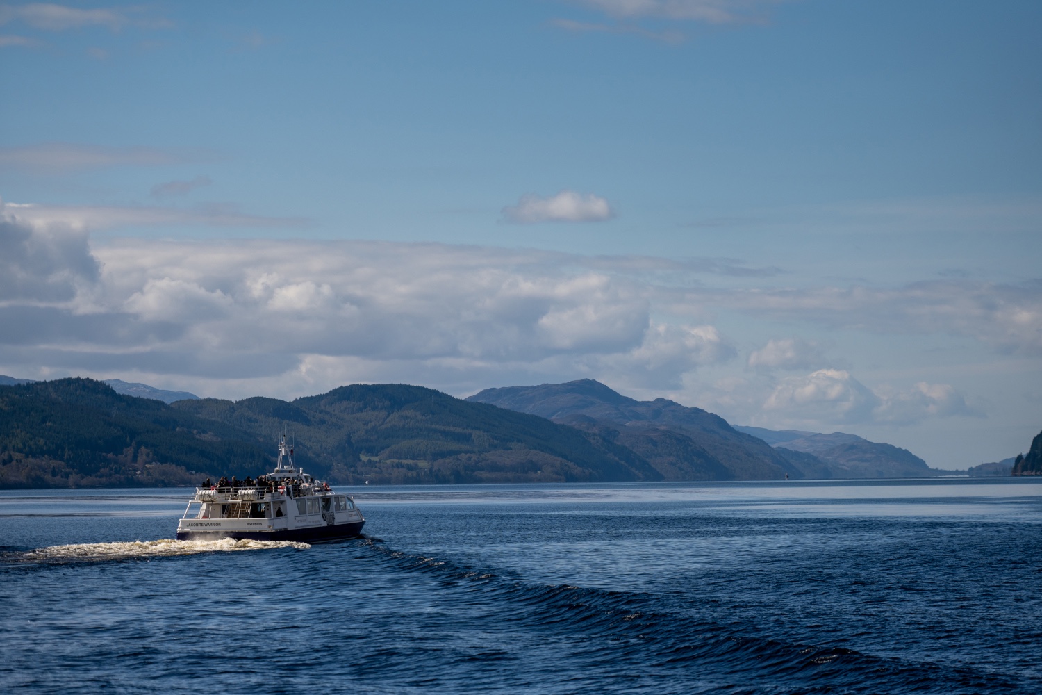 Cruise across Loch Ness