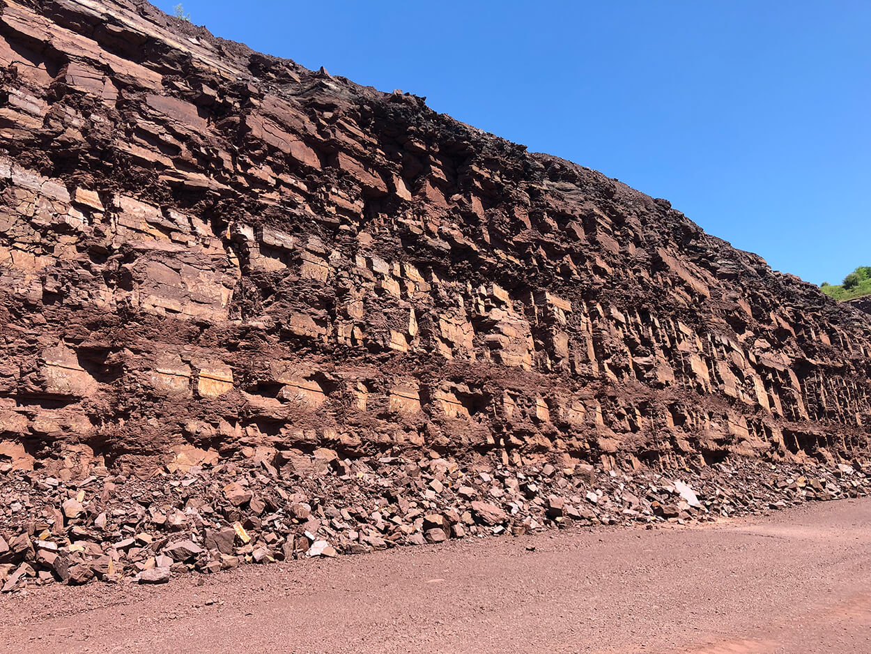 Late Triassic lacustrine redbeds at the Blooming Glen Quarry