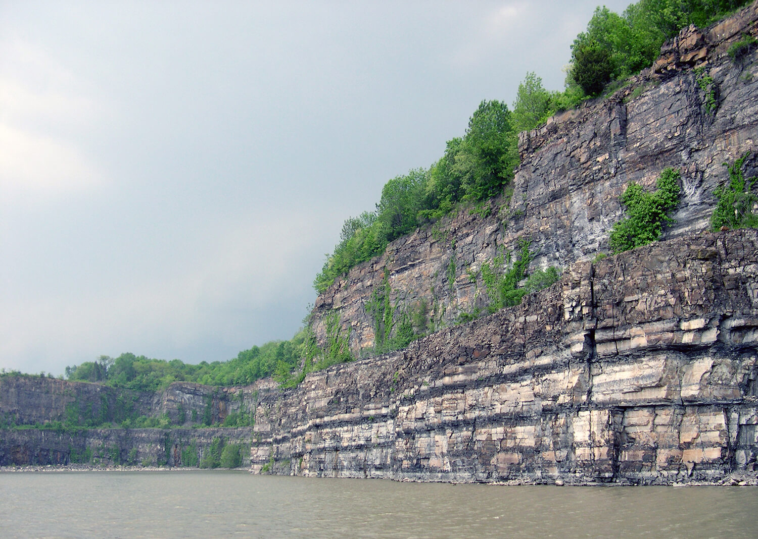 Impressive cliffs of Late Triassic organic-rich lacustrine mudstones of the Lockatong Formation